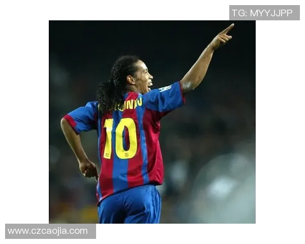 红色头像男足球明星的传奇故事与辉煌成就揭秘